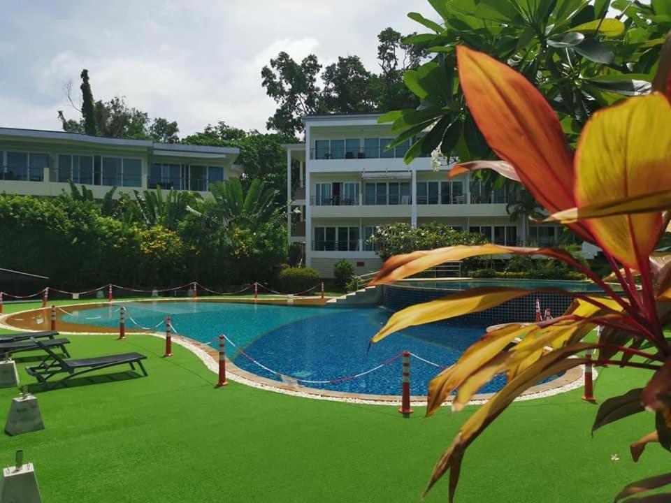 Karon Butterfly Kata Hill Condo By The Sea Bankaron Kültér fotó