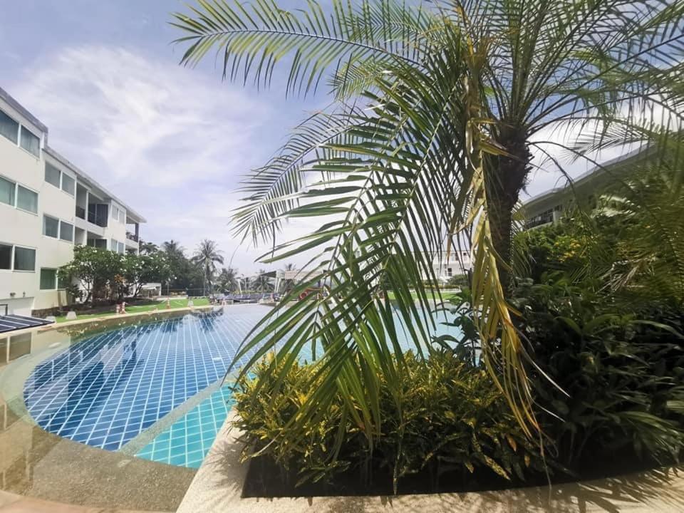 Karon Butterfly Kata Hill Condo By The Sea Bankaron Kültér fotó